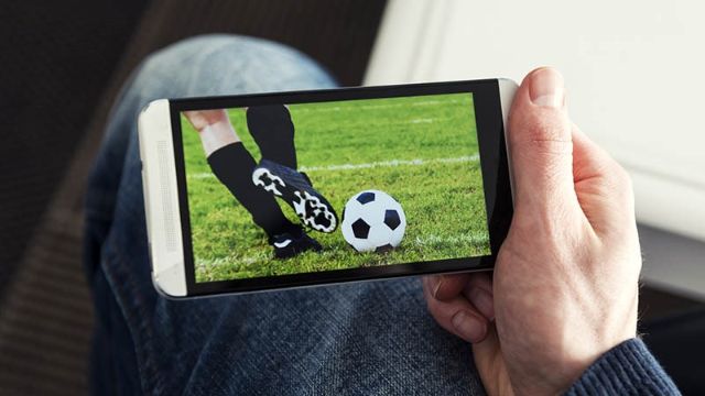 sử dụng Smartphone lanh lợi coi soccer trực tuyến không trở nên rung rinh lag